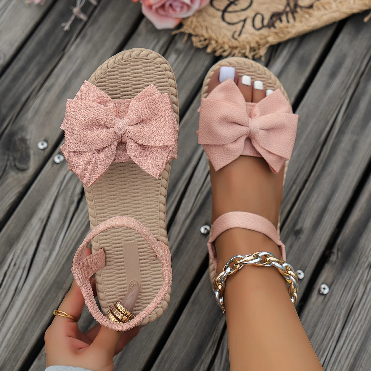 Women Sandals 2025 New Summer Lightweight Sandals Fashion Beach Casual Slippers Outdoor Bow Tie Flat Shoes Home Slides Women